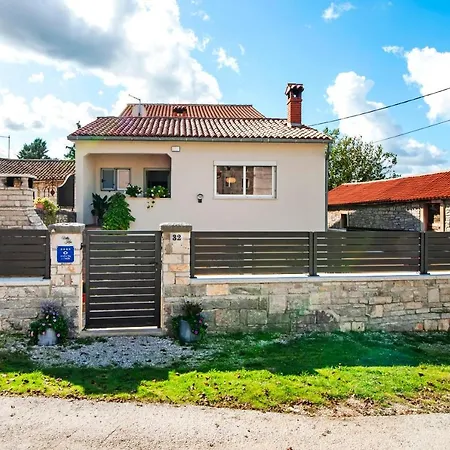 - Casa Di Antonio Holiday home Kanfanar